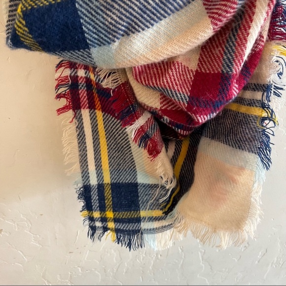 Accessory Depot Cream & Navy Blue Plaid Blanket Scarf - Picture 3 of 8